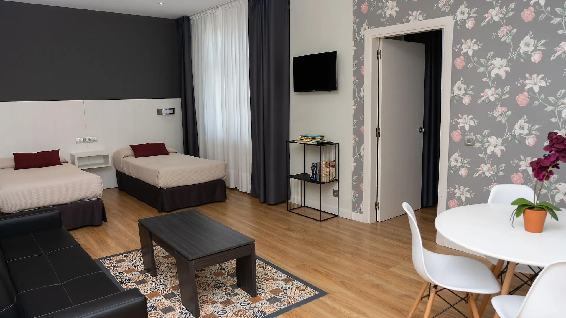 Hotel Seminario Aeropuerto Bilbao Derio 3*,