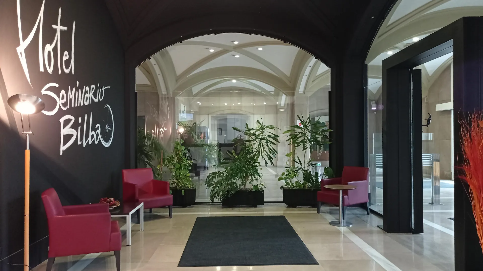 Hotel Seminario Aeropuerto Bilbao Derio