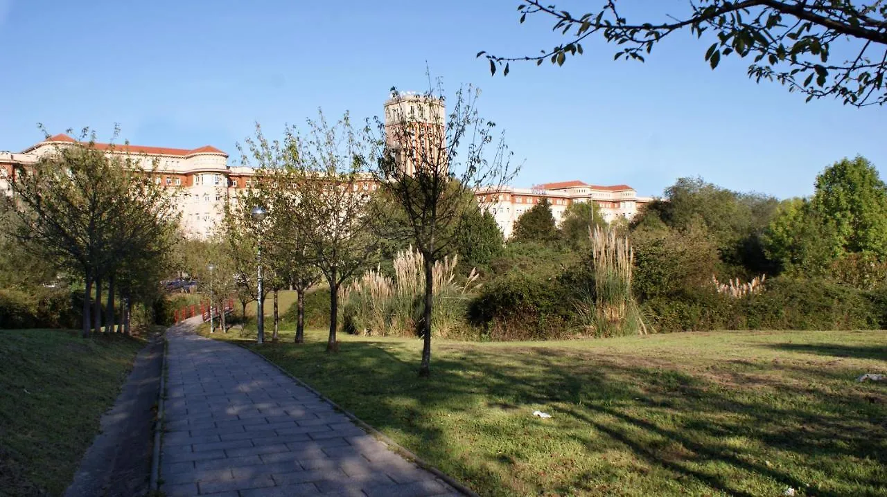 ***  Hotel Seminario Aeropuerto Bilbao デリオ スペイン